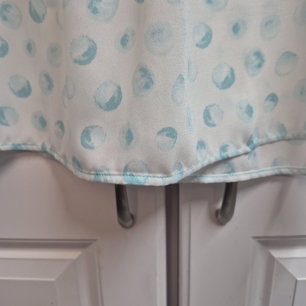 LOFT Sleeveless Blouse Round Neckline w/Pleated Detail Blue Polka Dot Pattern, S - Picture 4 of 7